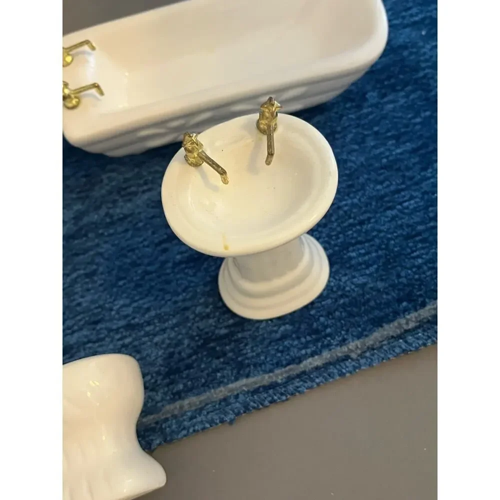 Unbranded vintage porcelain